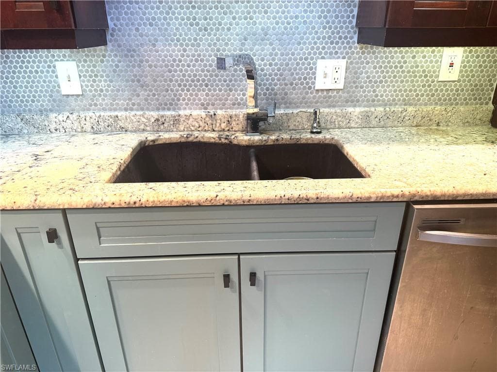 1810 Bald Eagle Dr A, Naples, FL 34105-3