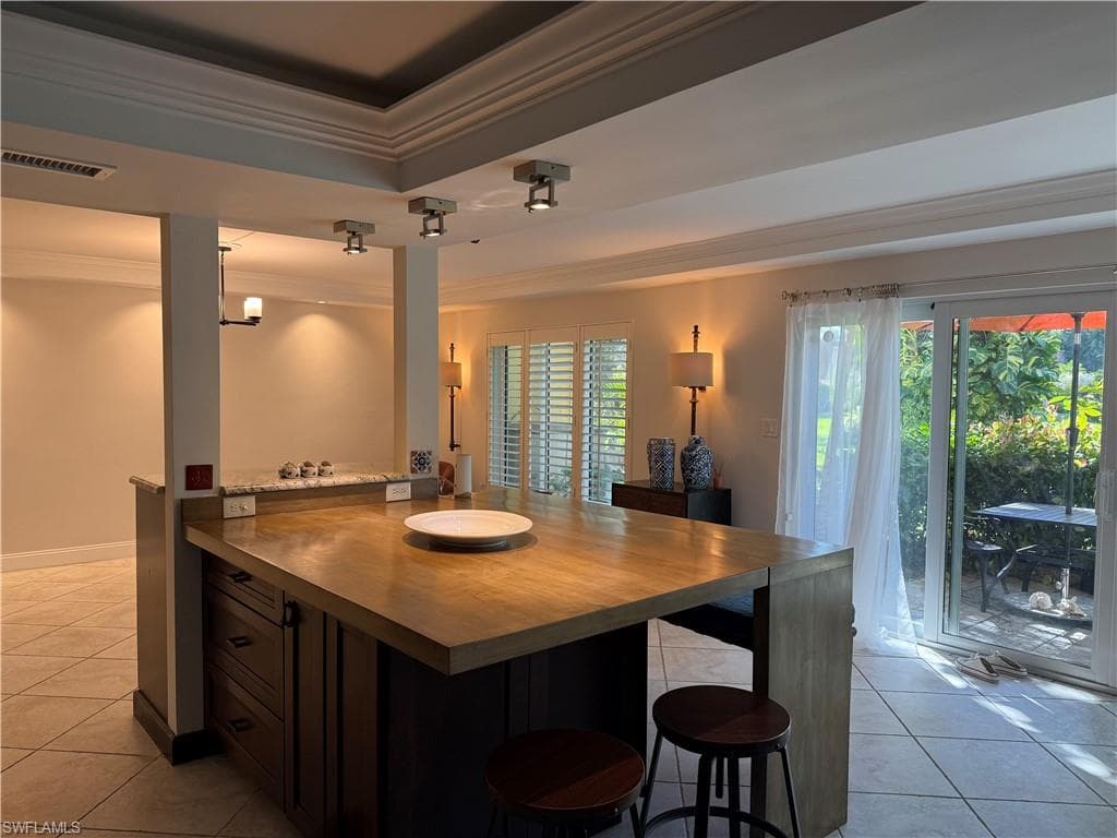 1810 Bald Eagle Dr A, Naples, FL 34105-7