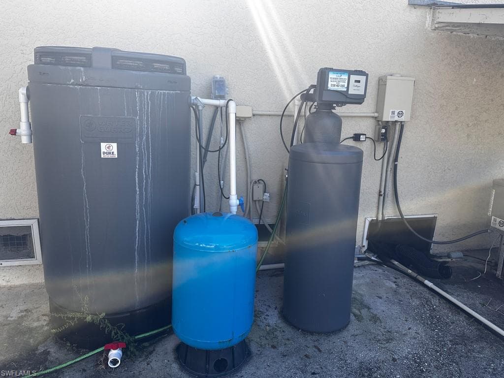 231 14th St NE, Naples, FL 34120-6