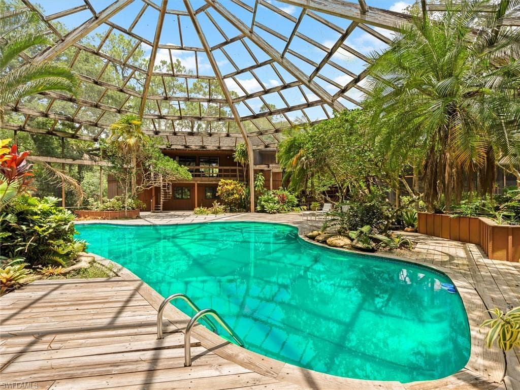 3720 Gail Blvd, Naples, FL 34104-14