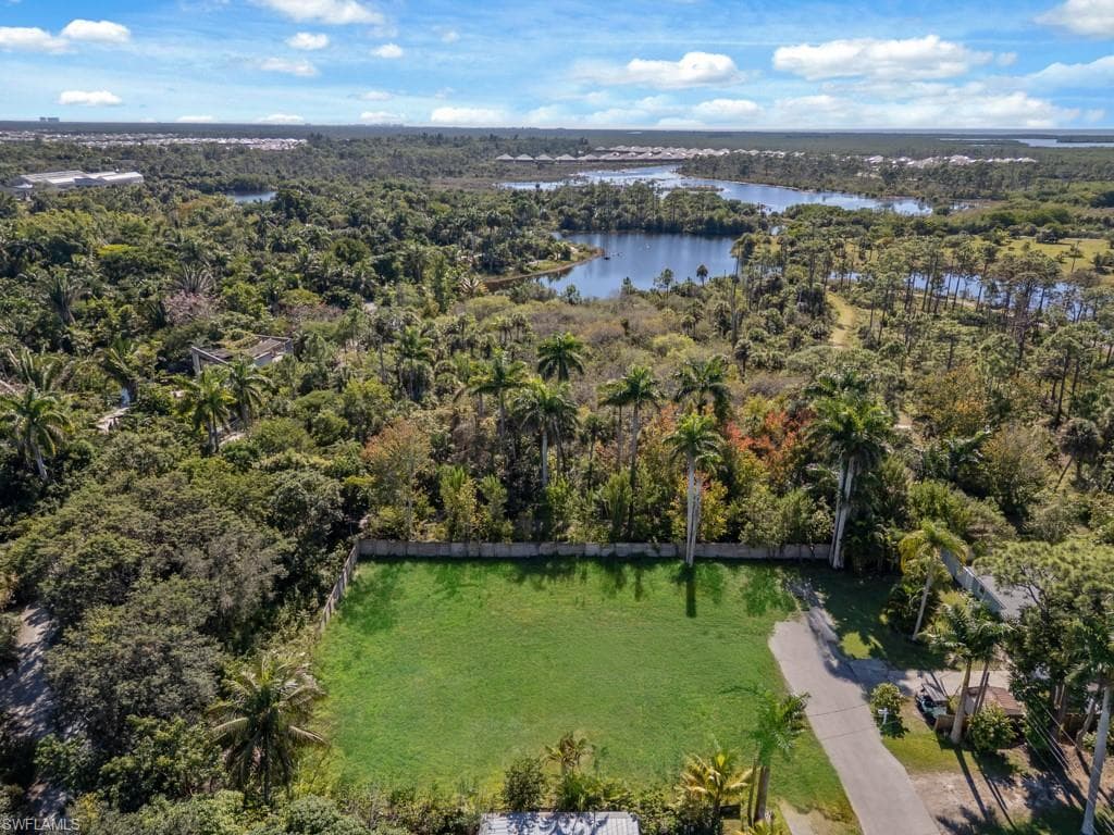 4975 Palmetto Ct, Naples, FL 34112-3