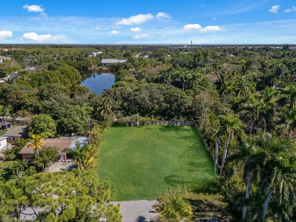 4975 Palmetto Ct, Naples, FL 34112-5