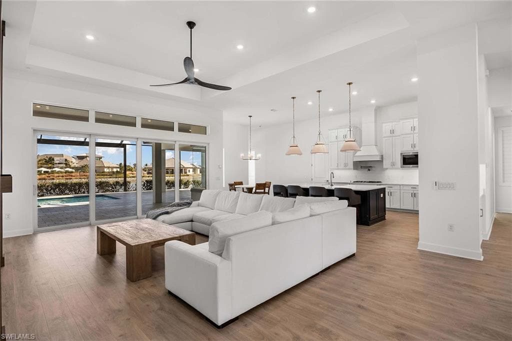 15398 Turin Dr, Naples, FL 34114-8