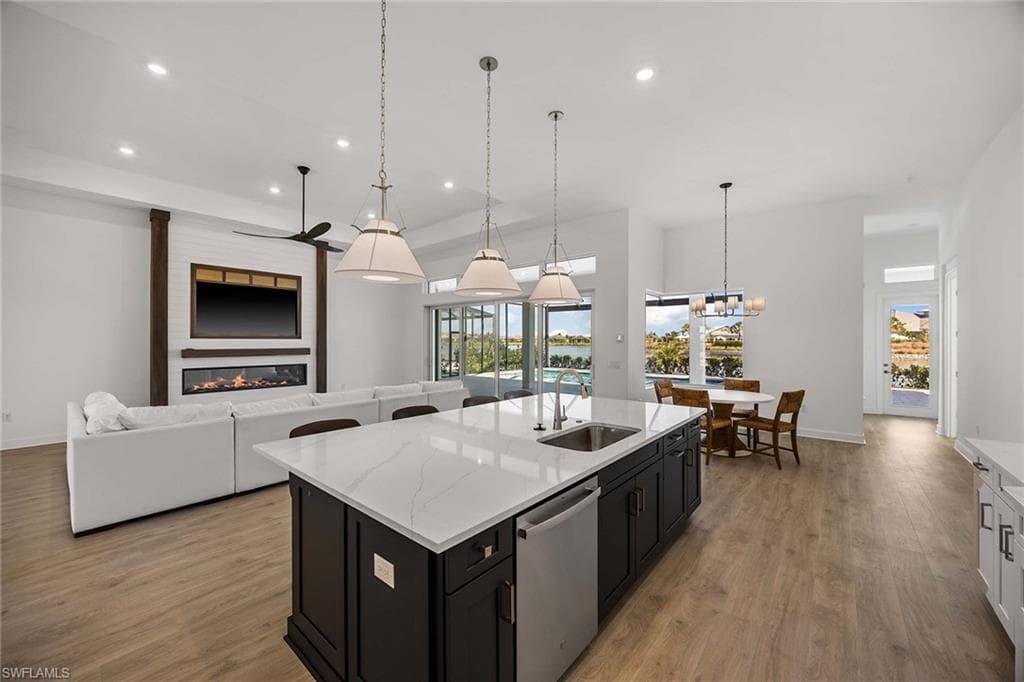 15398 Turin Dr, Naples, FL 34114-20