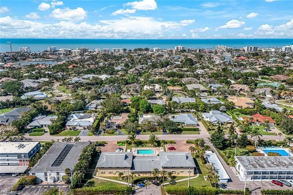 2000 Alamanda Dr 206, Naples, FL 34102-28