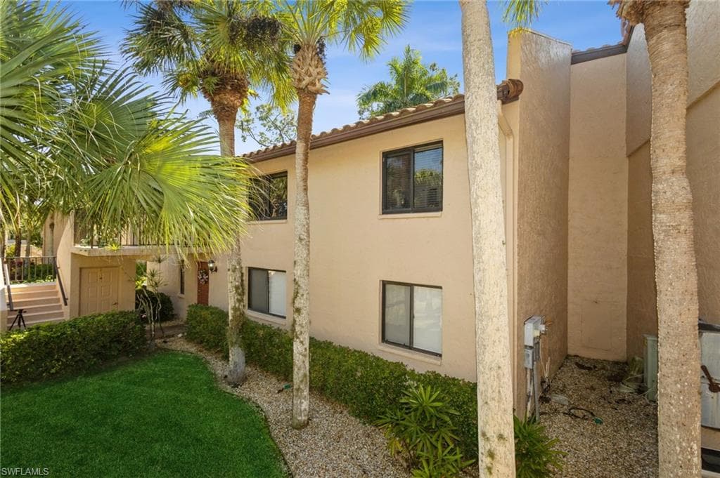 3219 Horse Carriage Way 2, Naples, FL 34105-15