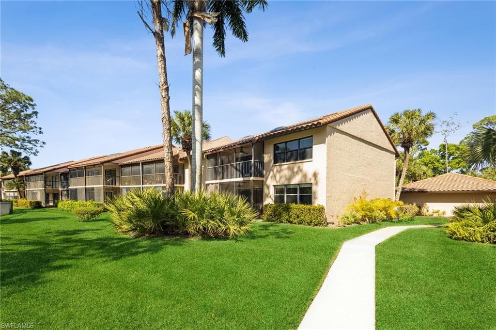 3219 Horse Carriage Way 2, Naples, FL 34105-32