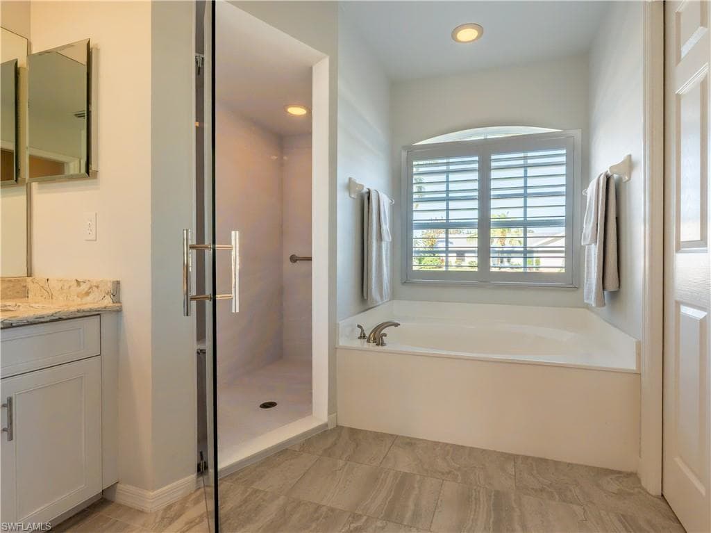 73 Gulfport Ct, Marco Island, FL 34145-21