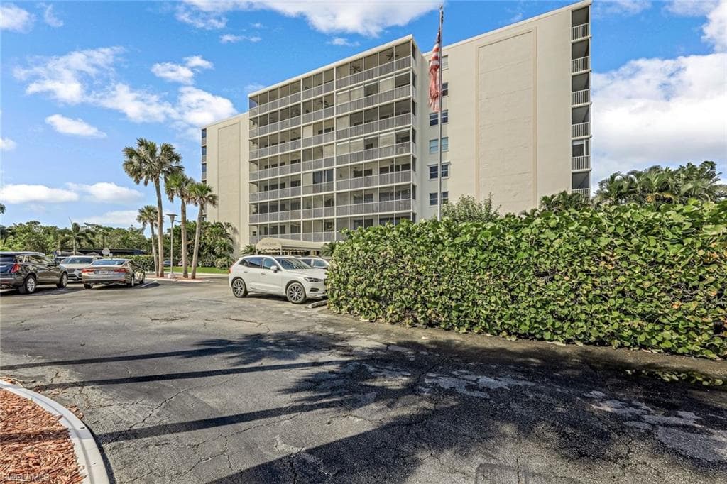 5 Bluebill Ave 205, Naples, FL 34108-16