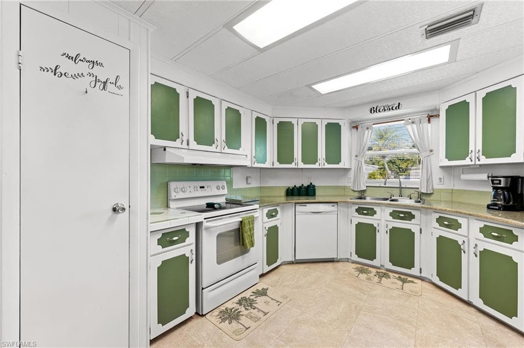 160 Lime Key Ln 74, Naples, FL 34114-15