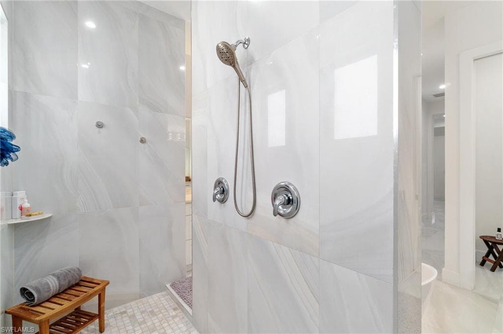 3160 Safe Harbor Dr, Naples, FL 34117-22