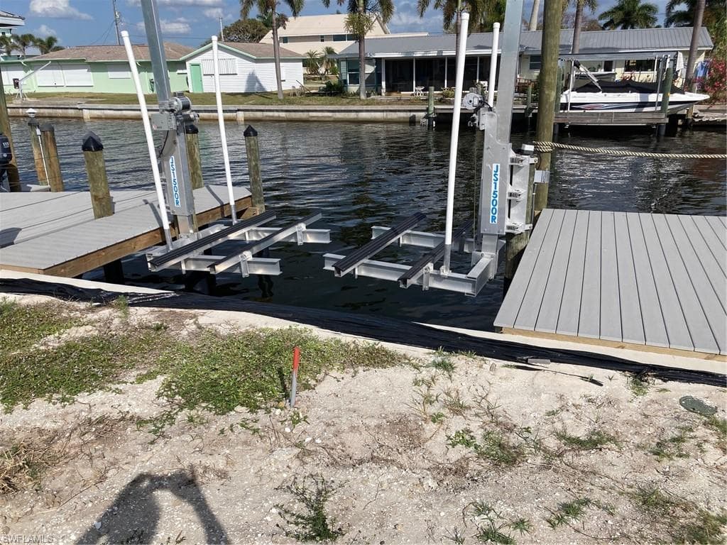 2849 Triggerfish St, Matlacha, FL 33993-10