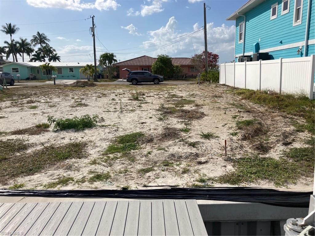 2849 Triggerfish St, Matlacha, FL 33993-2