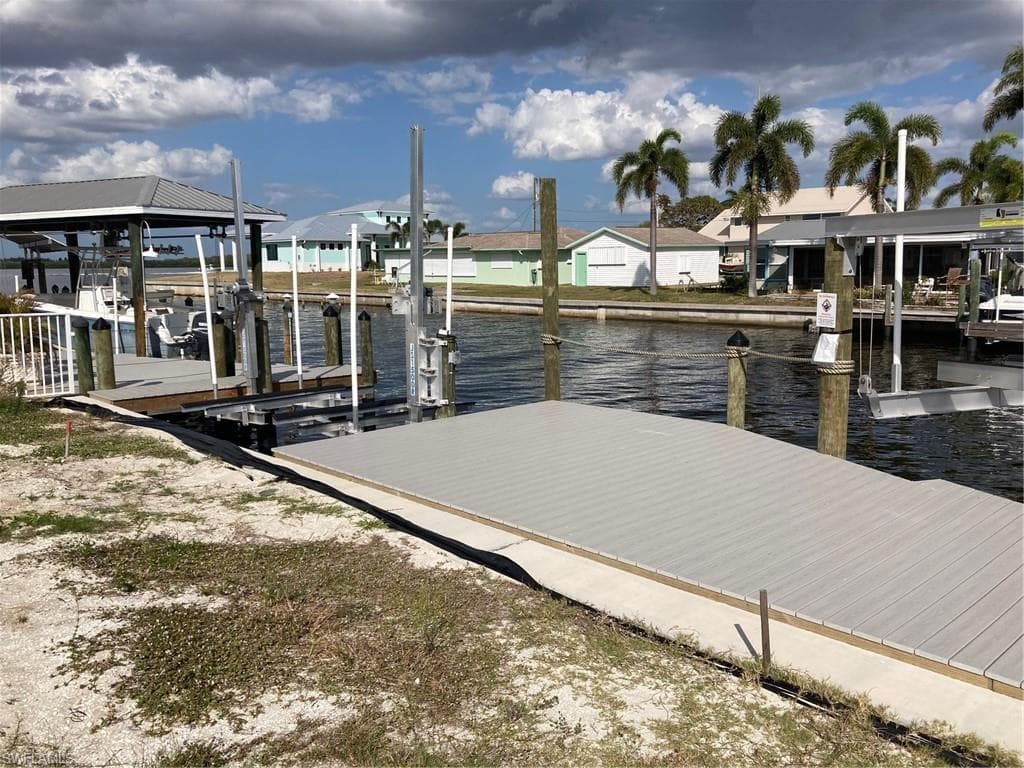 2849 Triggerfish St, Matlacha, FL 33993-6