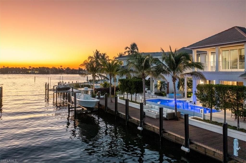 1660 Dolphin Ct, Naples, FL 34102-11