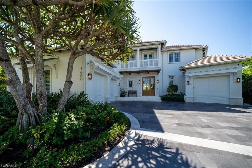 1660 Dolphin Ct, Naples, FL 34102-12