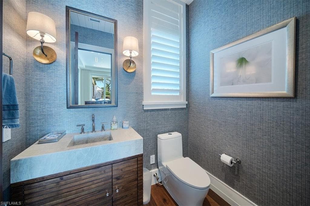 1660 Dolphin Ct, Naples, FL 34102-25