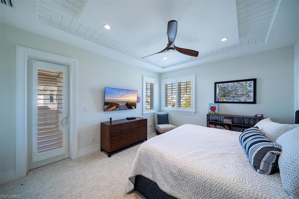 1660 Dolphin Ct, Naples, FL 34102-33