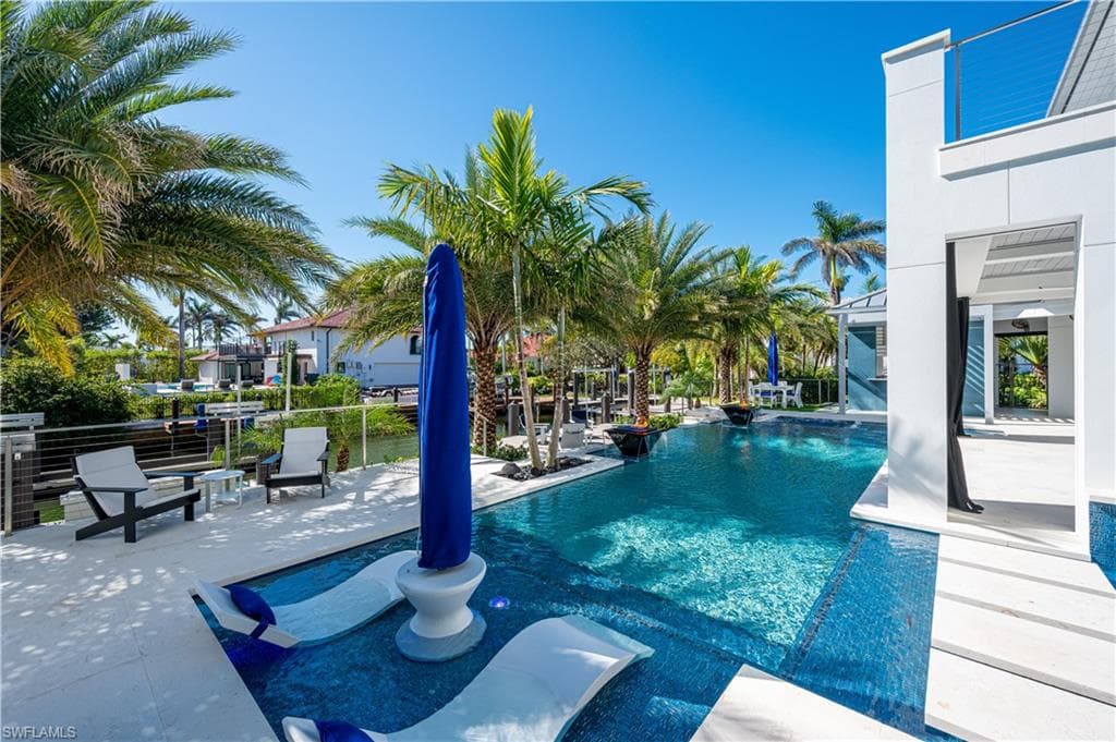 2201 Shad Ct, Naples, FL 34102-22