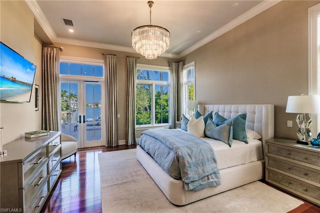 2450 Tarpon Rd, Naples, FL 34102-21