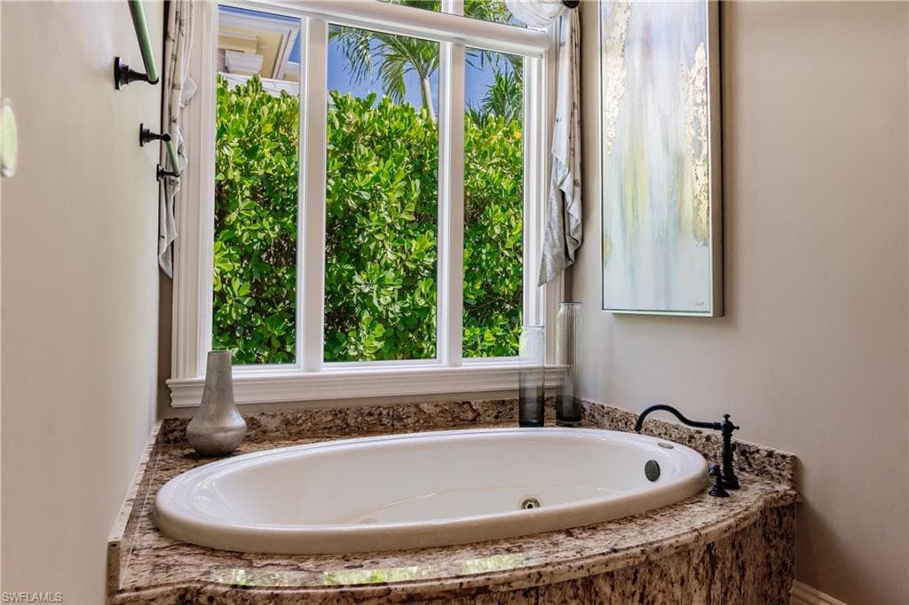 2450 Tarpon Rd, Naples, FL 34102-24