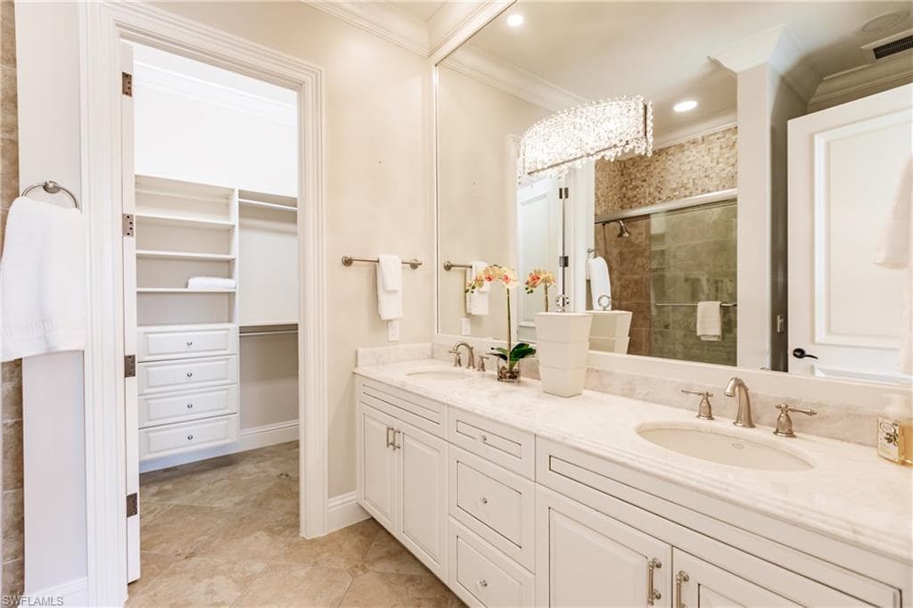 2450 Tarpon Rd, Naples, FL 34102-29
