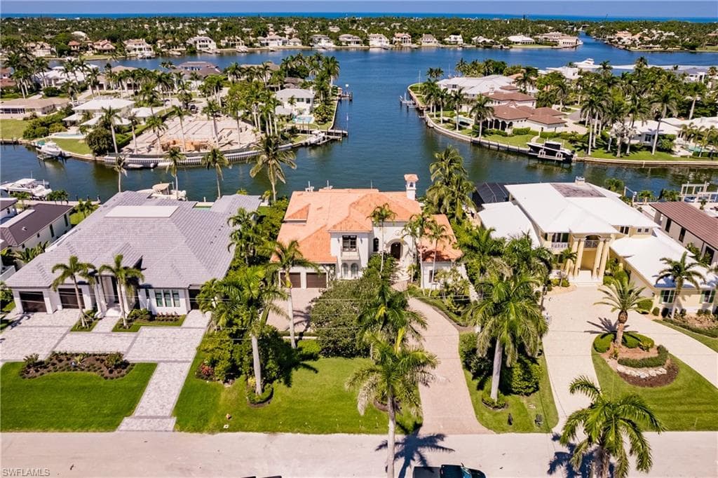 2450 Tarpon Rd, Naples, FL 34102-2