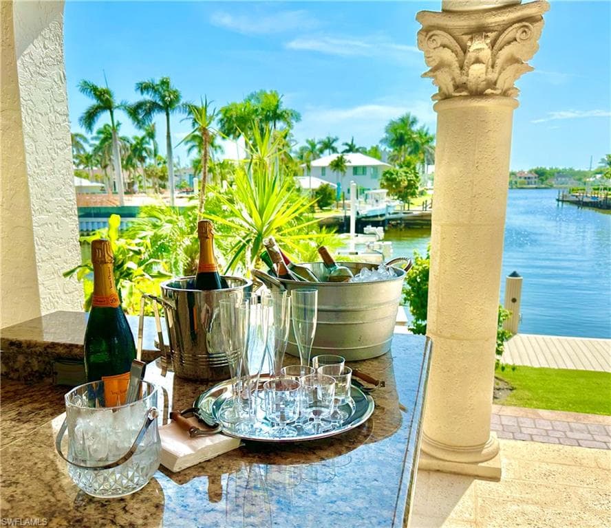 2450 Tarpon Rd, Naples, FL 34102-4