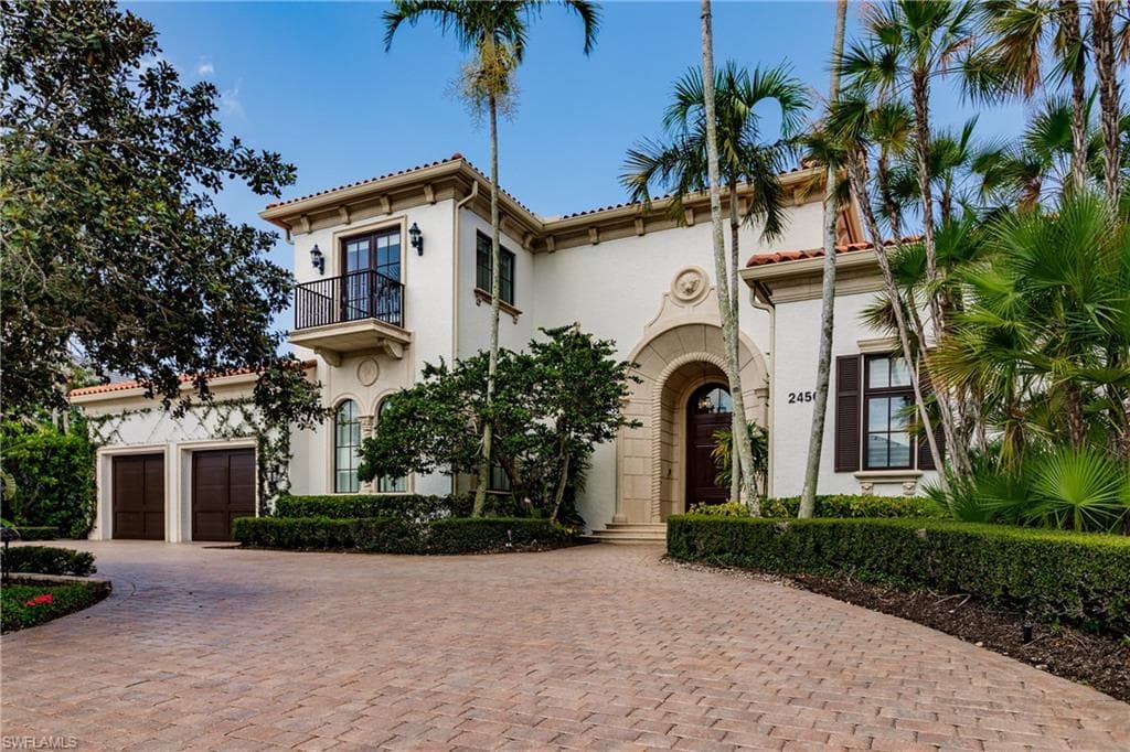 2450 Tarpon Rd, Naples, FL 34102-7