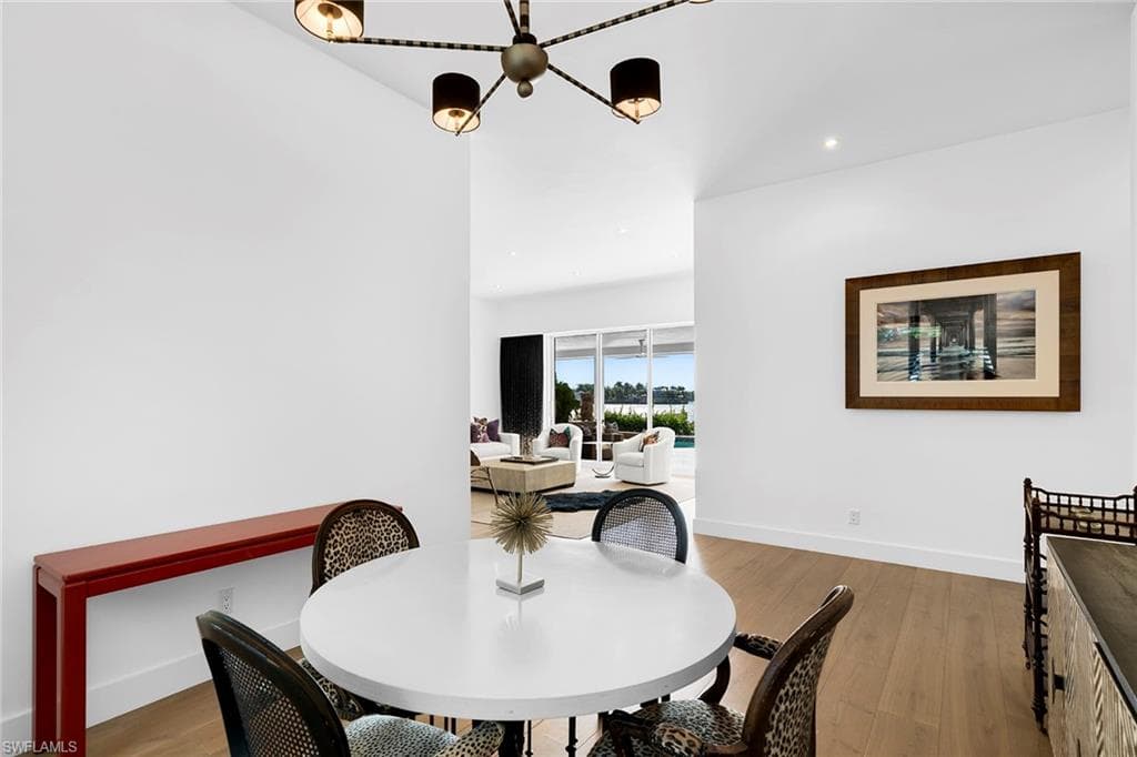 2160 Kingfish Rd, Naples, FL 34102-19
