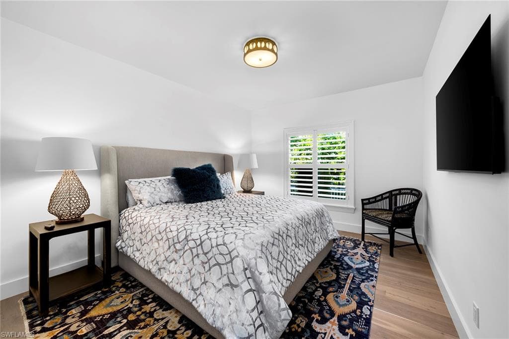 2160 Kingfish Rd, Naples, FL 34102-21