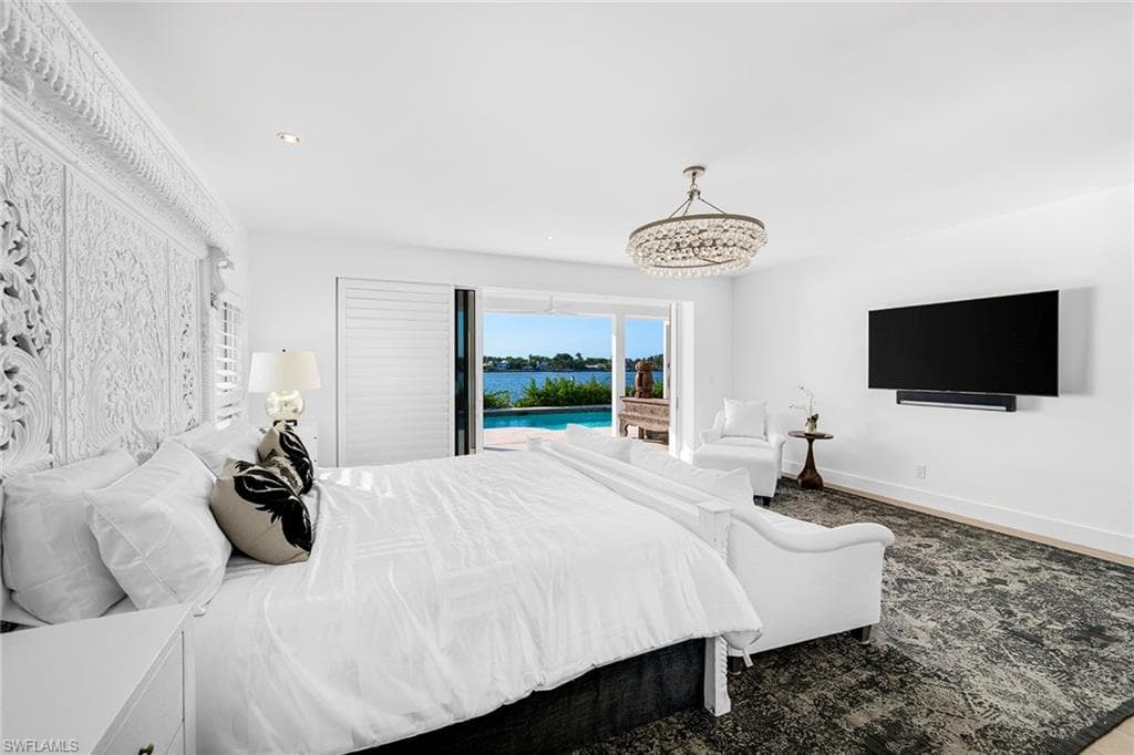 2160 Kingfish Rd, Naples, FL 34102-24