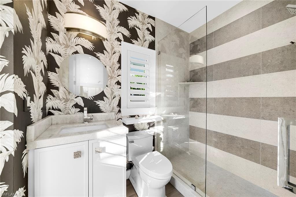 2160 Kingfish Rd, Naples, FL 34102-31