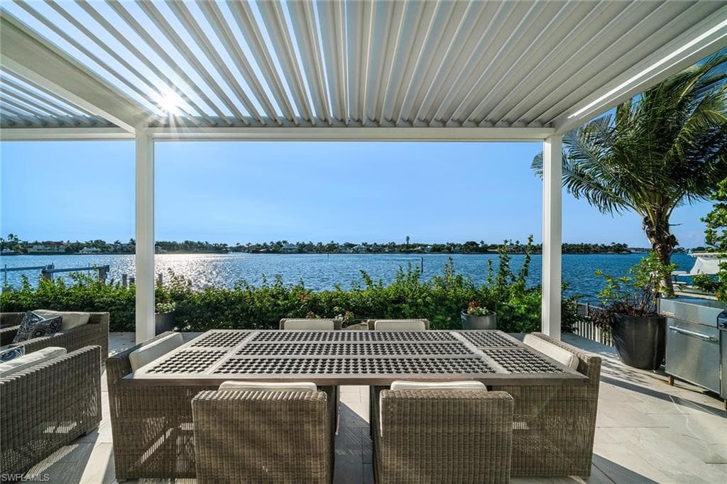 2160 Kingfish Rd, Naples, FL 34102-34