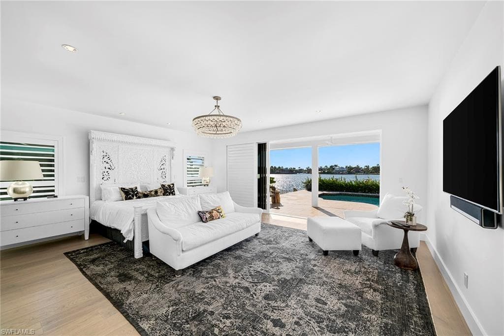2160 Kingfish Rd, Naples, FL 34102-6