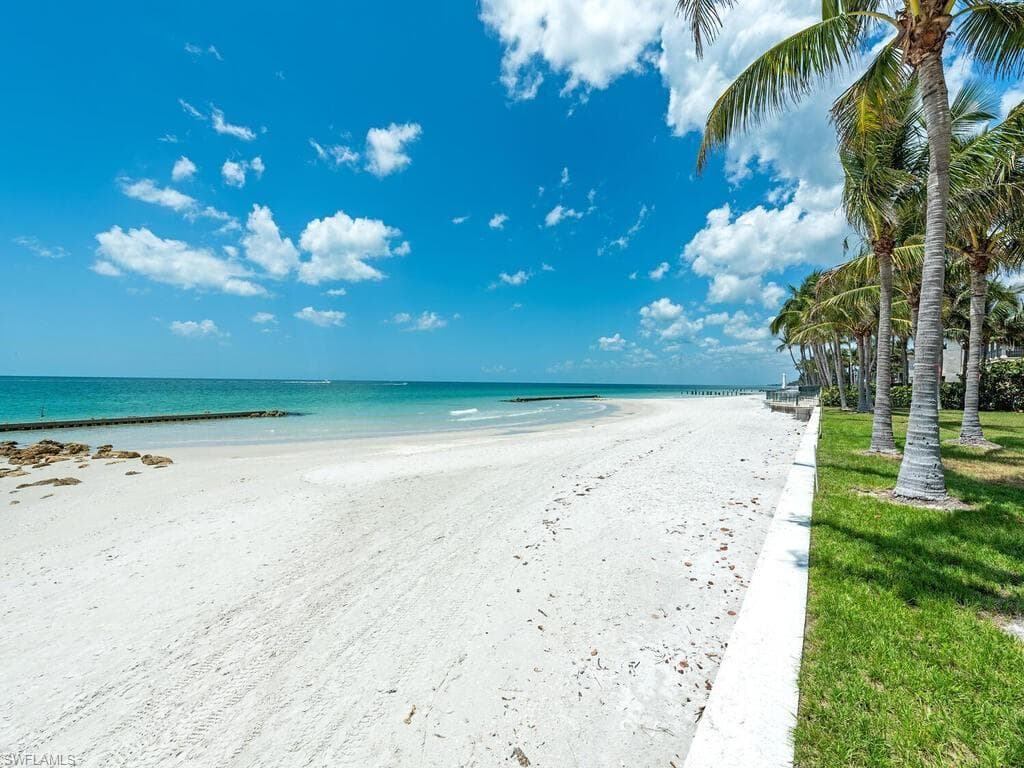 4550 Gordon Dr, Naples, FL 34102-7914-16