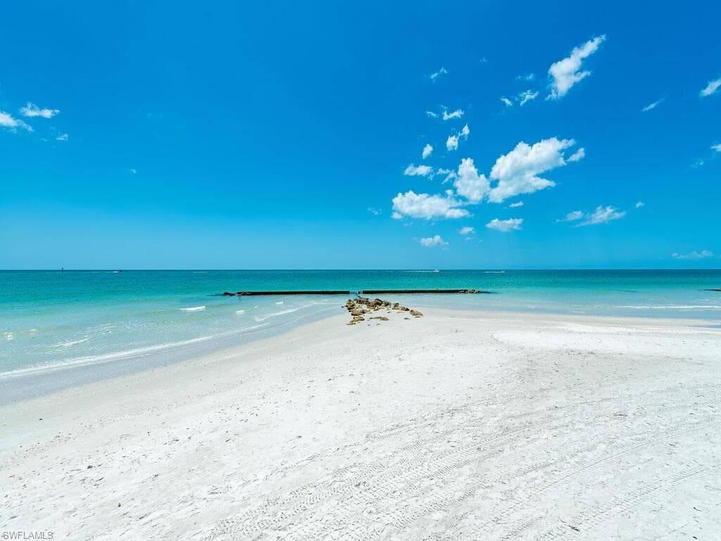 4550 Gordon Dr, Naples, FL 34102-7914-6