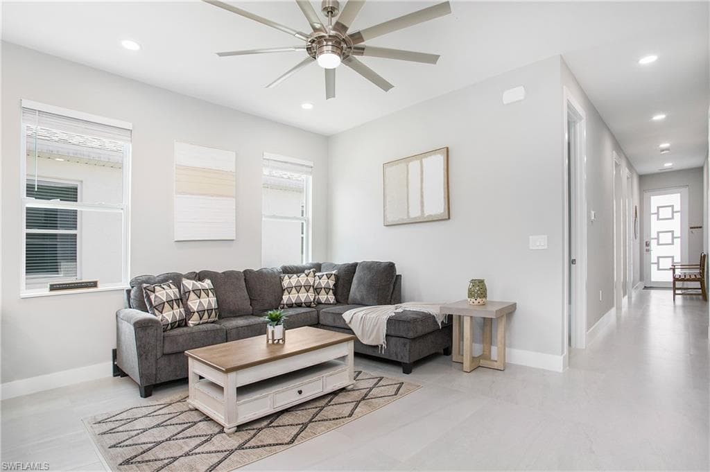 269xx Riverside Dr, Bonita Springs, FL 34135-15