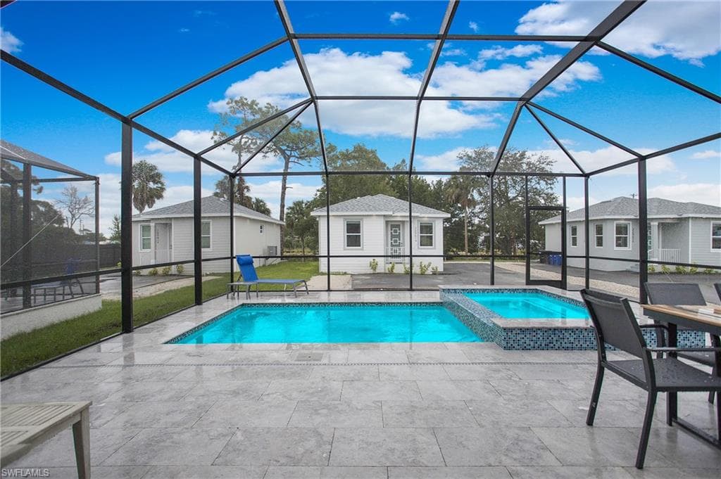 269xx Riverside Dr, Bonita Springs, FL 34135-25