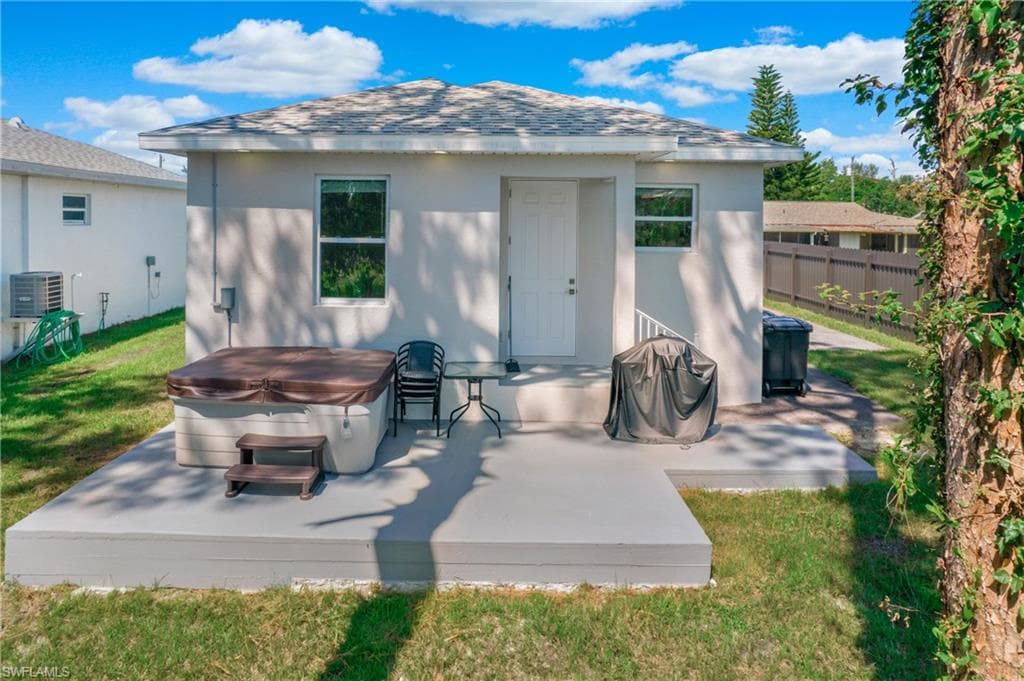269xx Riverside Dr, Bonita Springs, FL 34135-27