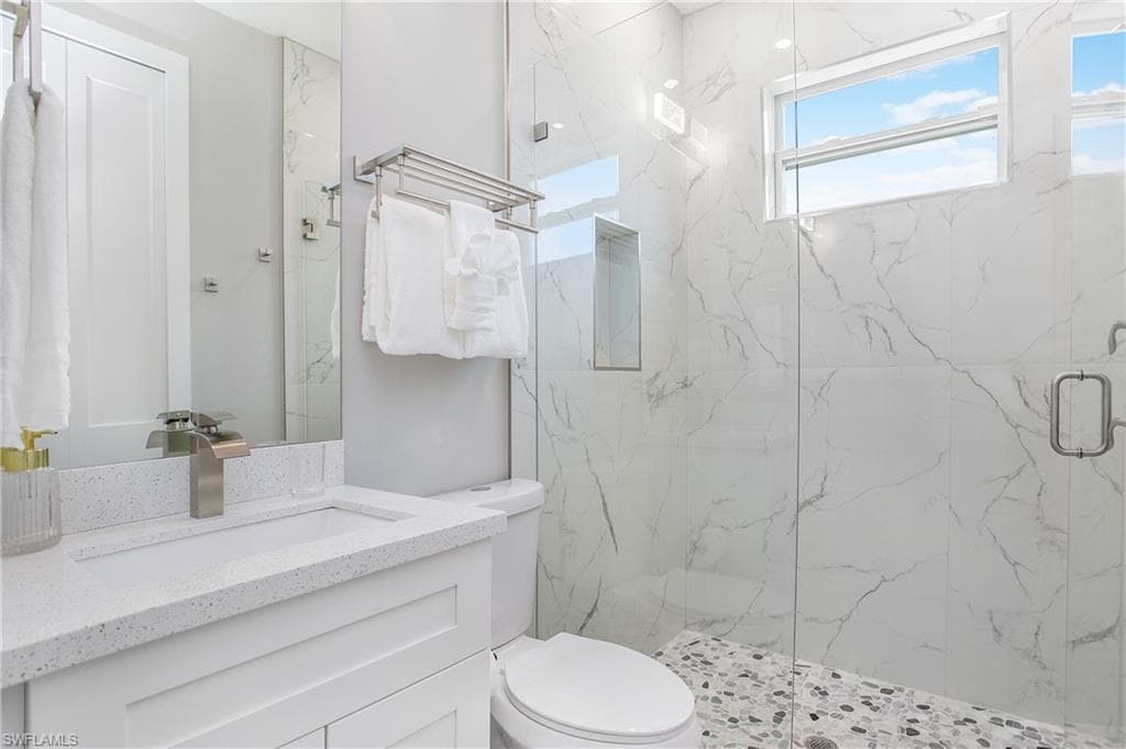 269xx Riverside Dr, Bonita Springs, FL 34135-34