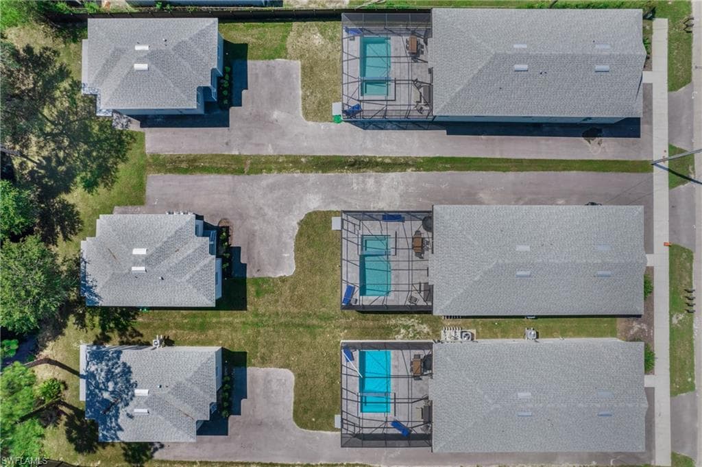269xx Riverside Dr, Bonita Springs, FL 34135-2