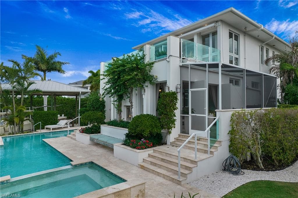 2290 Tarpon Rd, Naples, FL 34102-10