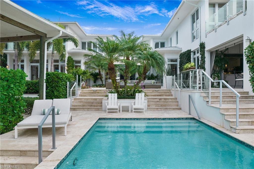 2290 Tarpon Rd, Naples, FL 34102-11