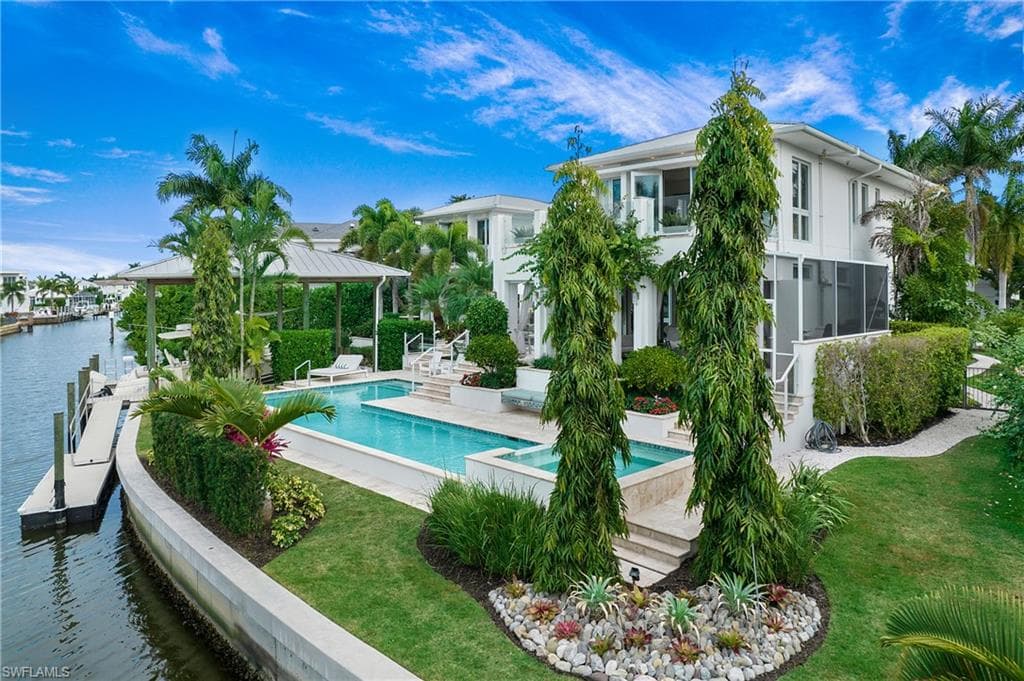 2290 Tarpon Rd, Naples, FL 34102-12