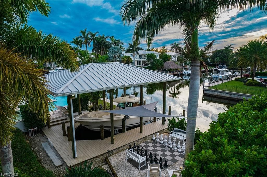 2290 Tarpon Rd, Naples, FL 34102-13
