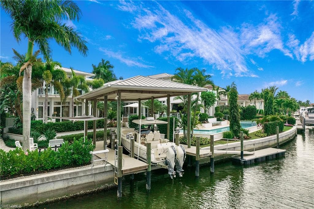 2290 Tarpon Rd, Naples, FL 34102-14