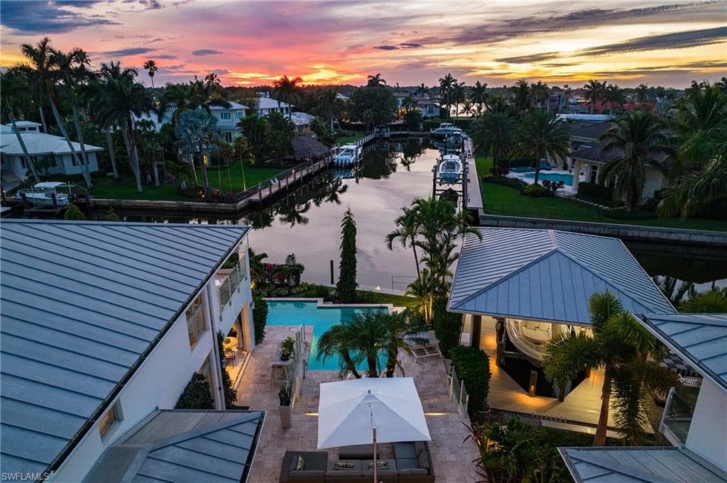 2290 Tarpon Rd, Naples, FL 34102-15