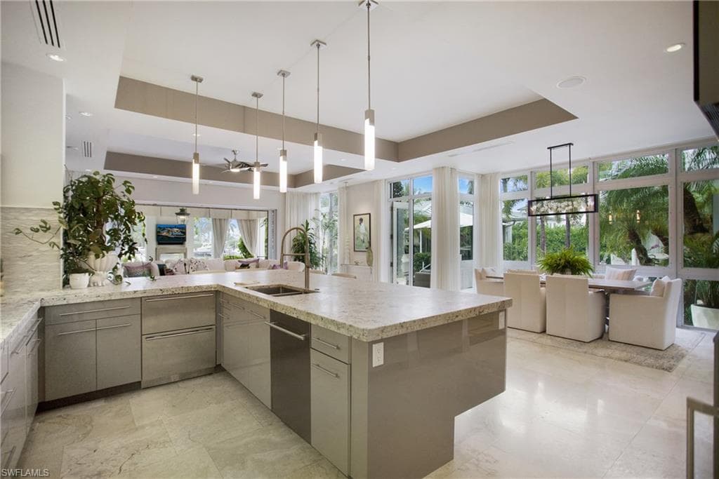 2290 Tarpon Rd, Naples, FL 34102-22