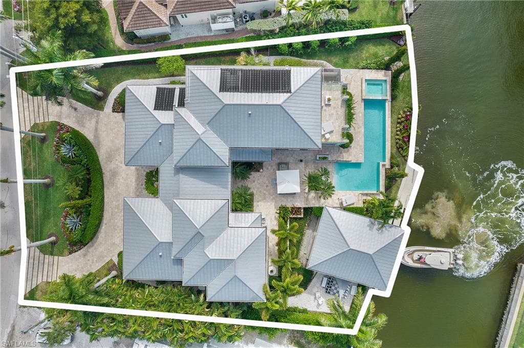 2290 Tarpon Rd, Naples, FL 34102-1
